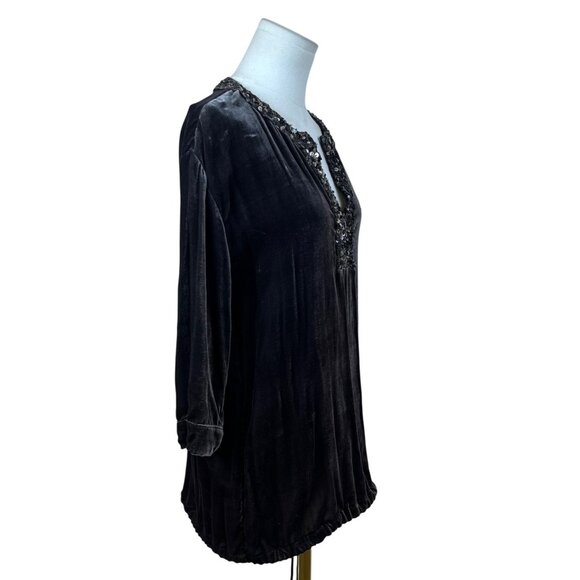Garnet Hill Womens Grey Blouse With Sequin Neckline Size 04 Tunic Style - Picture 2 of 8